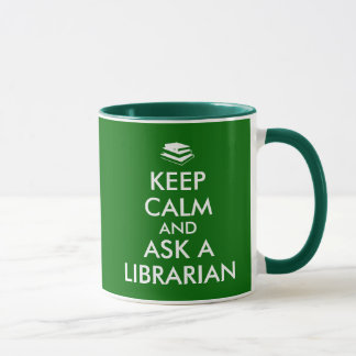 La tasse de bibliothécaire gardent le calme pour