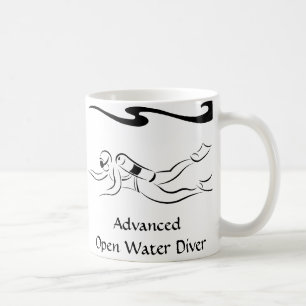 La tasse du plongeur avancé d'eau libre
