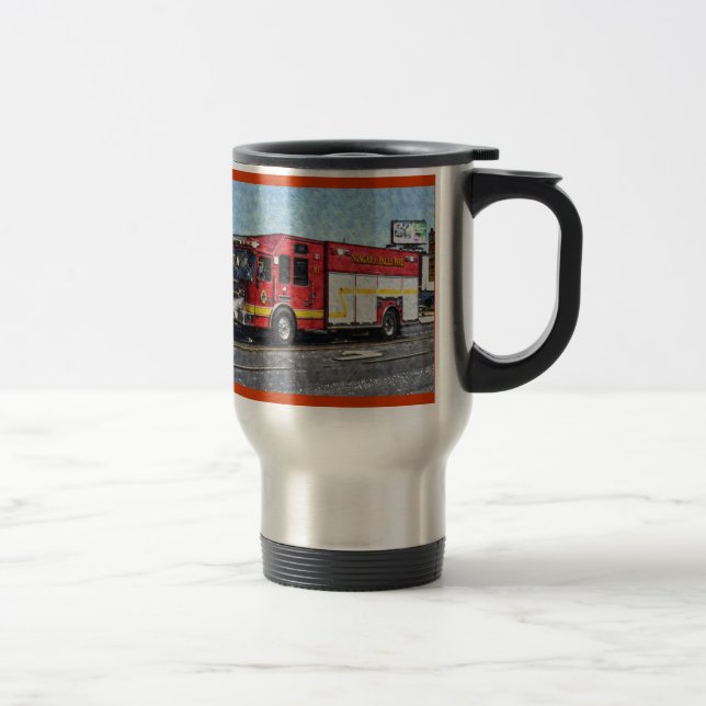La tasse potable du pompier rouge de camion de (Droit)