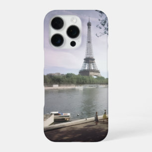La Tour Eiffel. Paris, vers 1960. iPhone 16 Pro Case