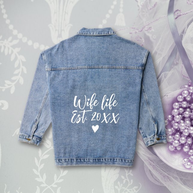 La vie des femmes est. la typographie blanche et l (Créateur téléchargé)