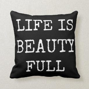 La vie est coussin noir de mots de beauté