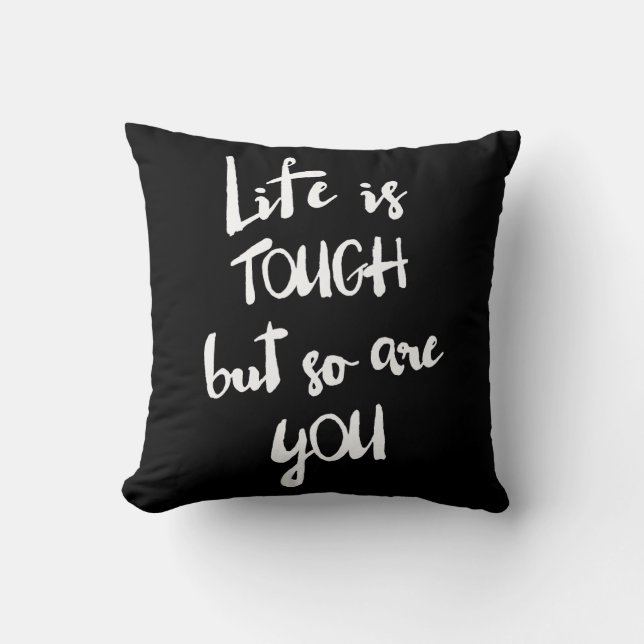 La vie est dure | Coussin de calligraphie moderne (Recto)