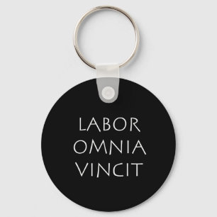Labour omnia vincit keychain