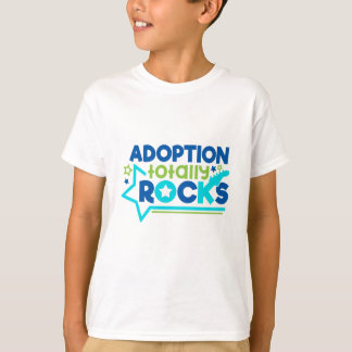 L'adoption bascule totalement le T-shirt