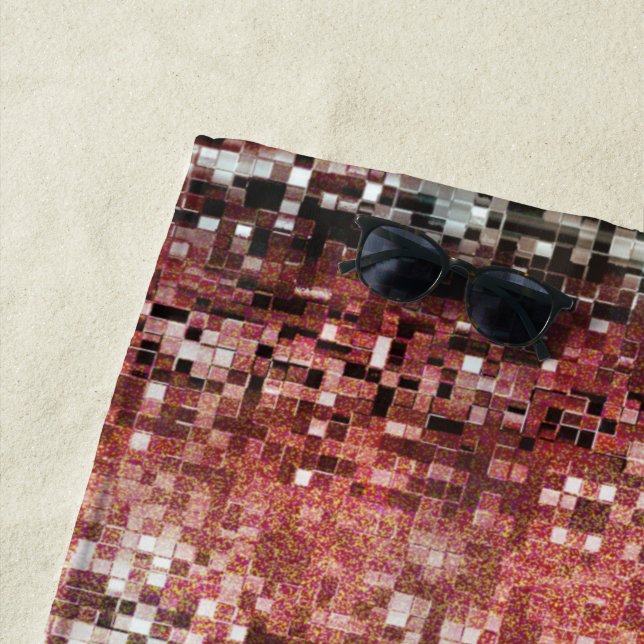 Ladrilho vermelho manchado com tinta spray beach towel (In Situ)