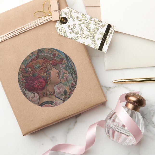 Lady of the roses classic round sticker (Gifting)