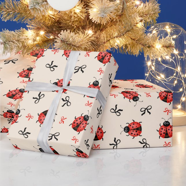 Ladybugs and bows wrapping paper (Holidays)