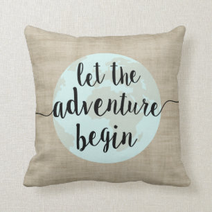 Laissez l'aventure commencer le grand coussin de