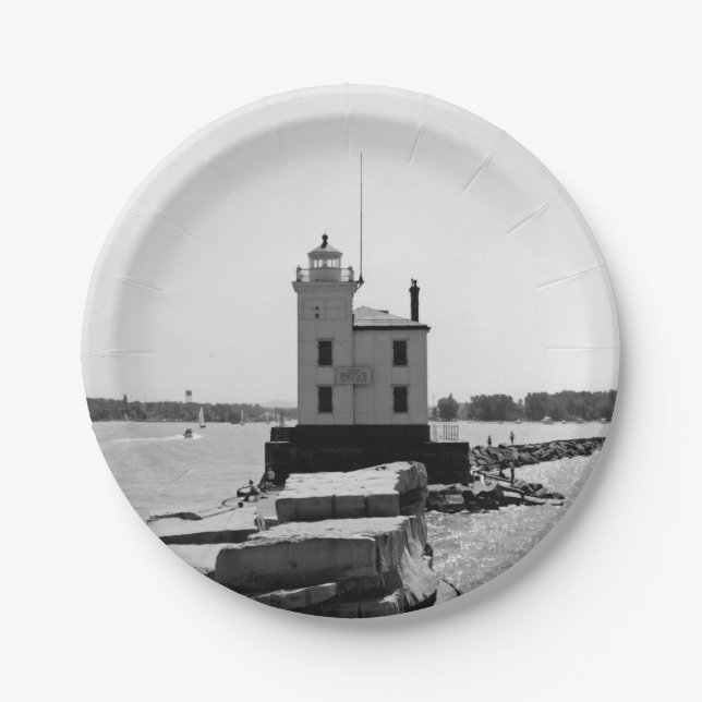 Lake Erie Lighthouse Paper Plate (Front)