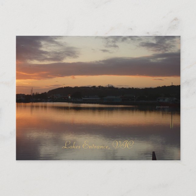 Lakes Entrance Postcard (Front)