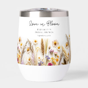 L'amour dans la Fête des mariées en fleur