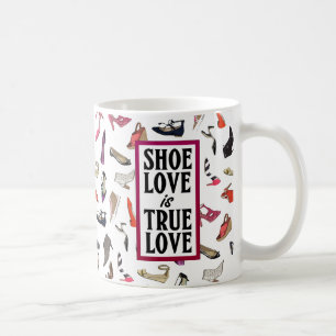 L'amour de chaussure est véritable tasse d'amour