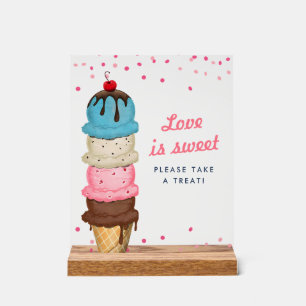 L'Amour De La Crème De Glace Est Douce Prendre Une