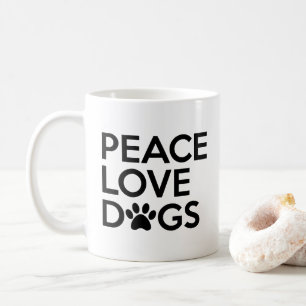 L'amour de paix poursuit la tasse de café