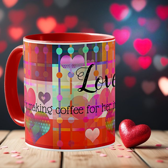 L'amour est... Coeurs colorés Mug (A romantic mug featuring a colorful heart pattern - perfect to celebrate love or Valentine's Day)