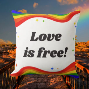 L'amour est gratuit : Coussin décoratif Arc-en-cie