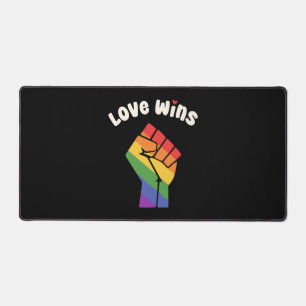 L'amour LGBT remporte la première récompense pour