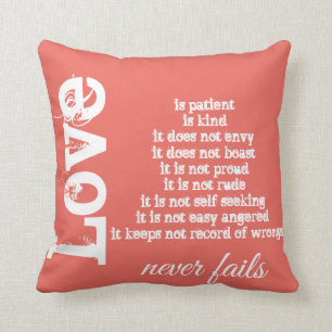 L'amour n'échoue jamais le coussin