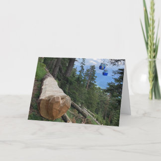 l'amour sur la carte de voeux à flanc de montagne