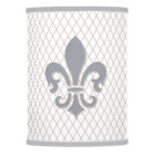 Elégante fleur de Lys en gris et blanc
