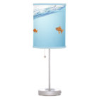 Poisson d'or sous aquarium