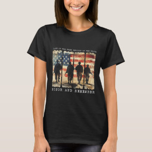 Land Of The Free Because Of The Brave, Retro 4th O T-Shirt