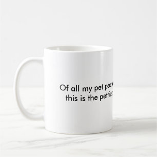 L'animal familier irrite la tasse
