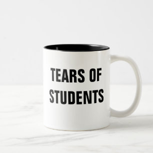 Larmes de tasse d'étudiants