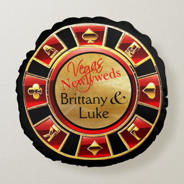 Las Vegas Newlyweds Casino Chip | red black gold Round Pillow (Front)