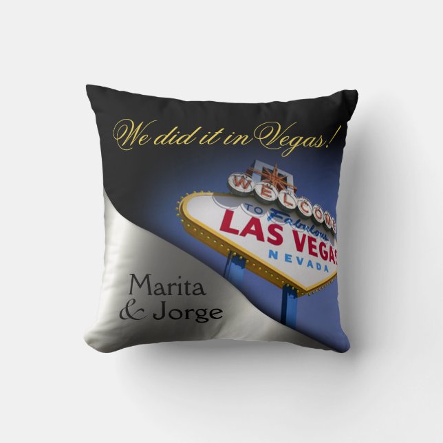 Las Vegas Sign Mr. & Mrs. Newlyweds | silver Throw Pillow (Front)