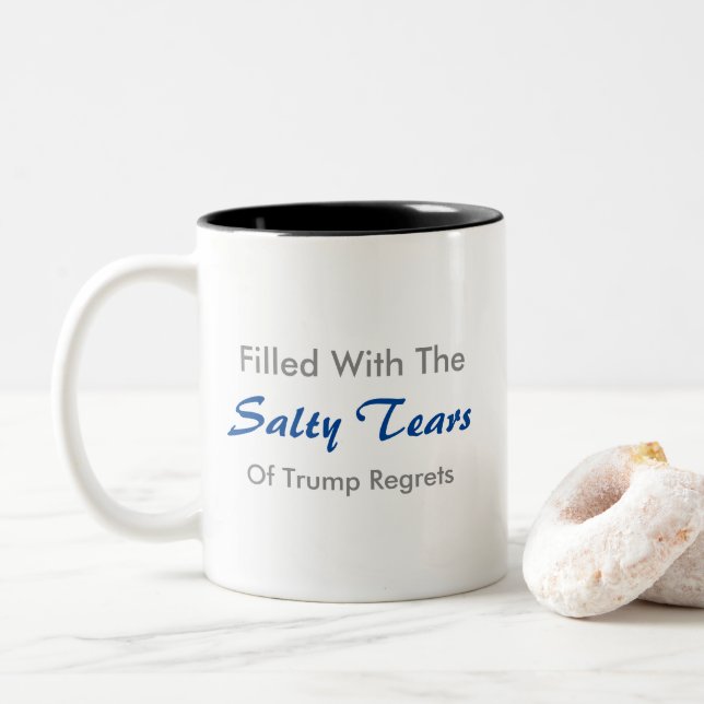 L'atout déchire la tasse de café (Avec donut)