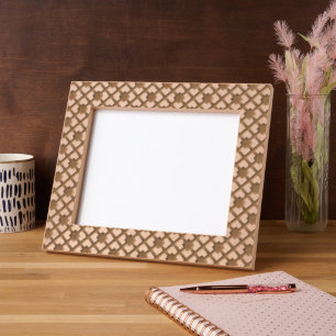 Lattice pattern picture frame made of etched wood