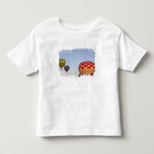 Launching hot air balloons toddler t-shirt