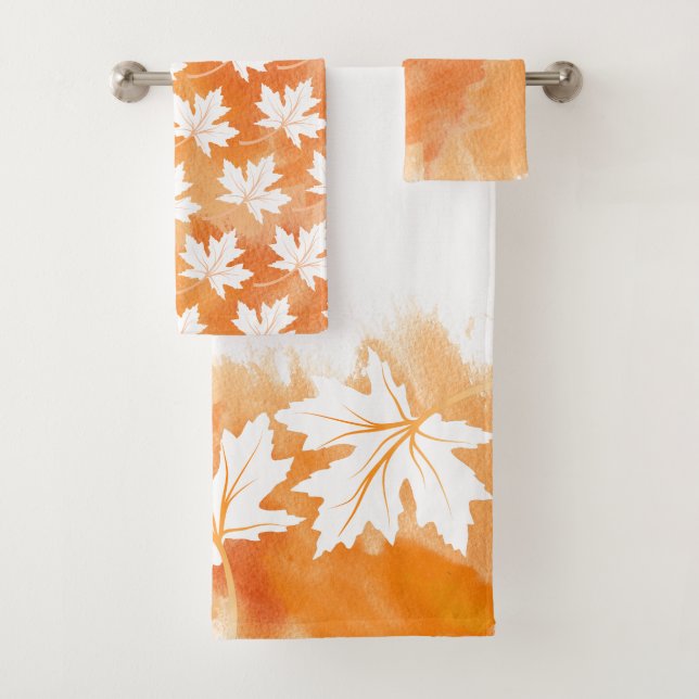 Lavage à l'eau orange de la feuille d'érable blanc (En situation)