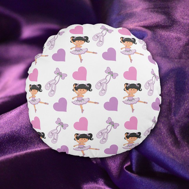 Lavender Ballerina Heart Pattern Round Pillow (Creator Uploaded)