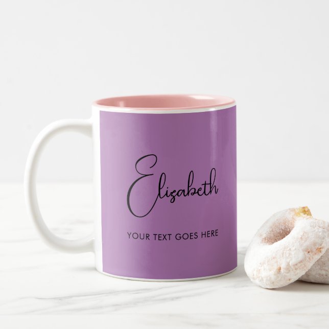 Lavender Coffee Mug Nom du script Texte Modèle (Avec donut)