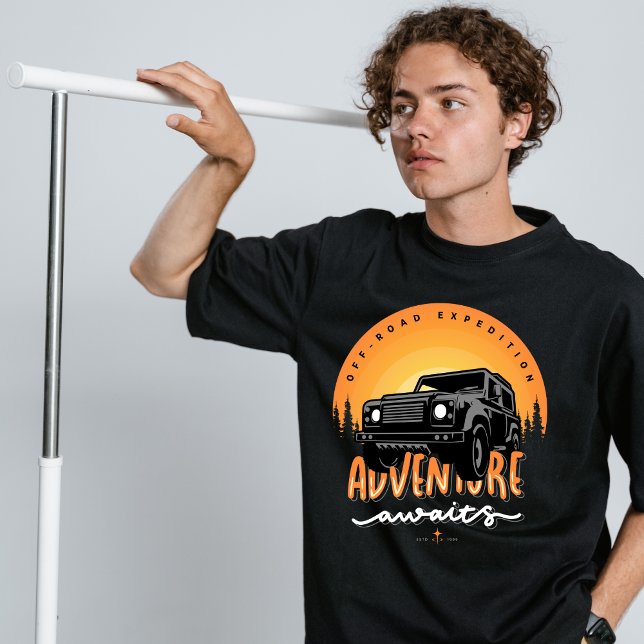 L'aventure attend l'usure de rue T-Shirt (Créateur téléchargé)