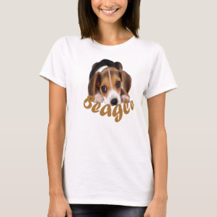 Le beagle évente le T-shirt