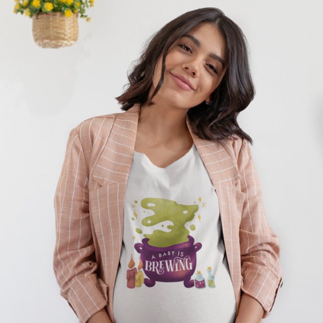 Le bébé est en train de brasser la T-shirt de gros (Créateur téléchargé)