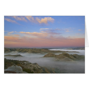 Le brouillard de la rivière Little Missouri pend d