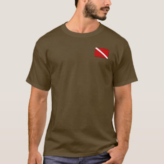 Le café chauffe un T-shirt de plongeur deux fois -