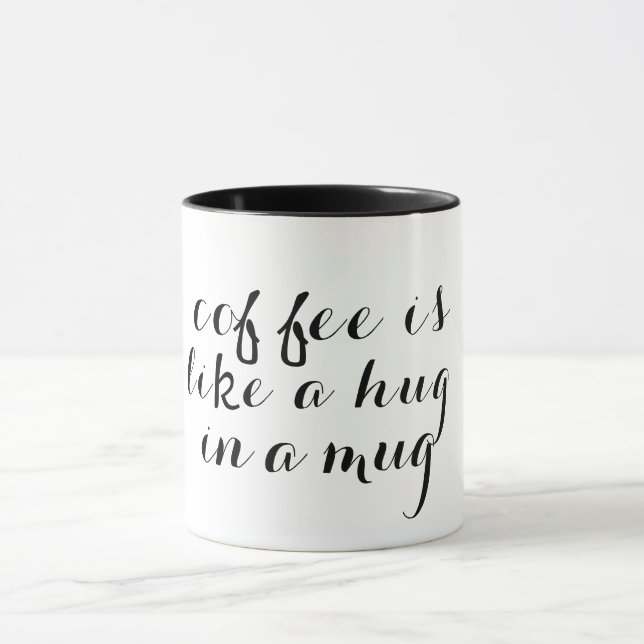 le café est comme une étreinte dans une tasse de (Centre)