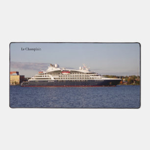 Le Champlain desk mat