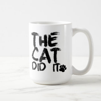 Le chat l'a fait tasse de café