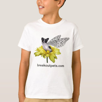 Le chien féerique de Papillon badine le T-shirt