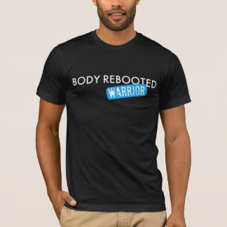 Le corps a rechargé le T-shirt d'obscurité de