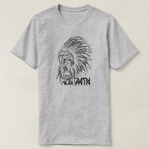 Le cru a dénommé le T-shirt classique de moto