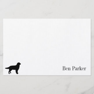 Le golden retriever a personnalisé la papeterie