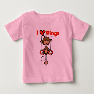 Le gymnaste aime des T-shirts et des cadeaux